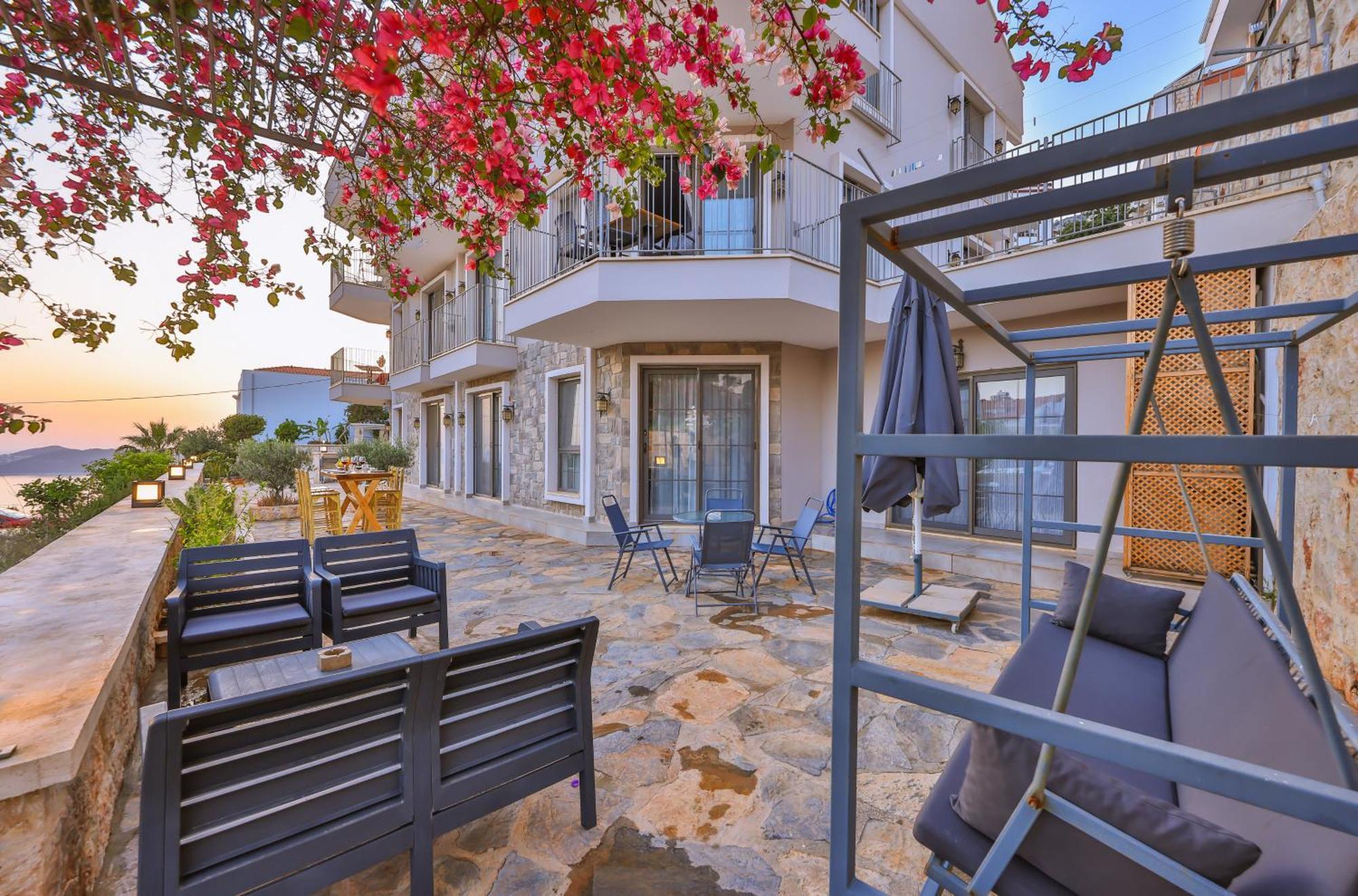 Goekyuezue Suit Apart Kaş Exterior foto